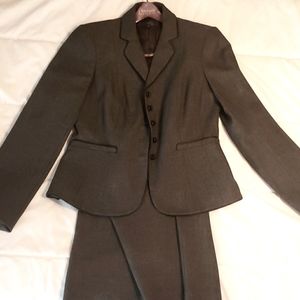 2-piece New Skirt Suit